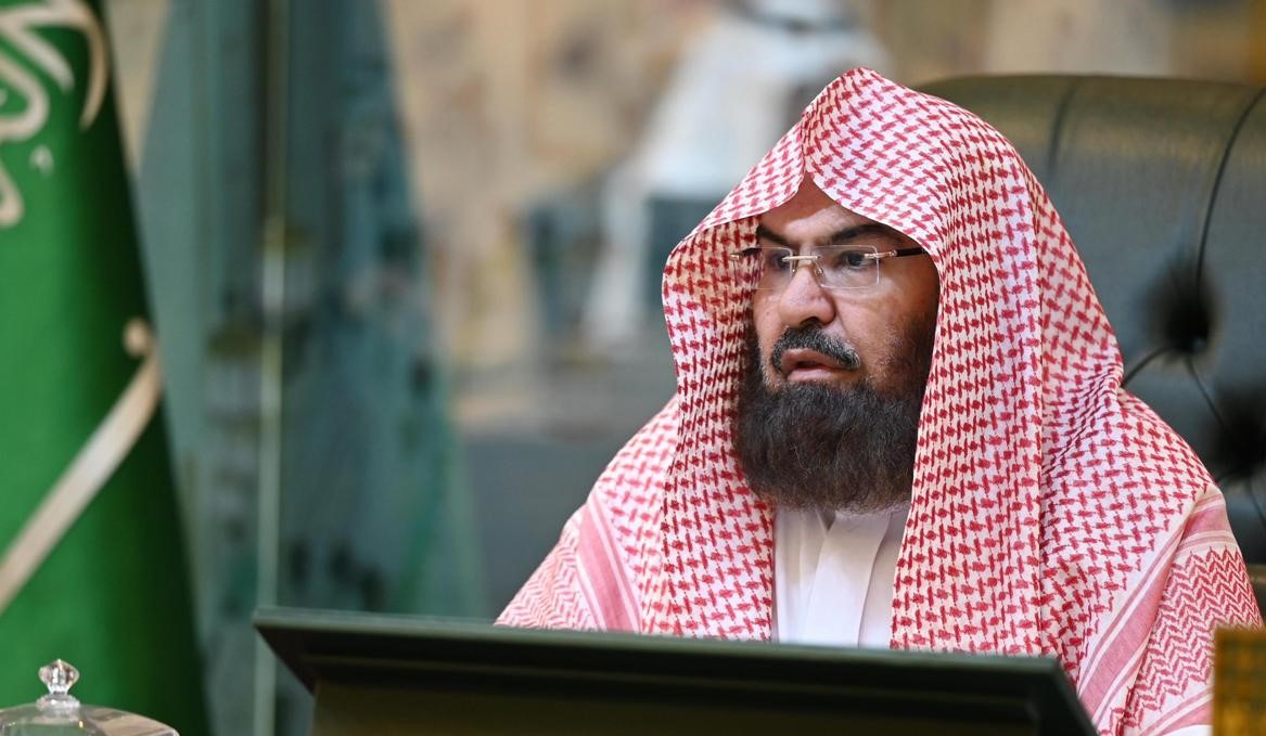 معالي الشيخ أ.د عبدالرحمن السديس:  الالتزام بالتعليمات الأمنية عبادةٌ تُصان بها الأرواح وتُحفظ بها المقدسات