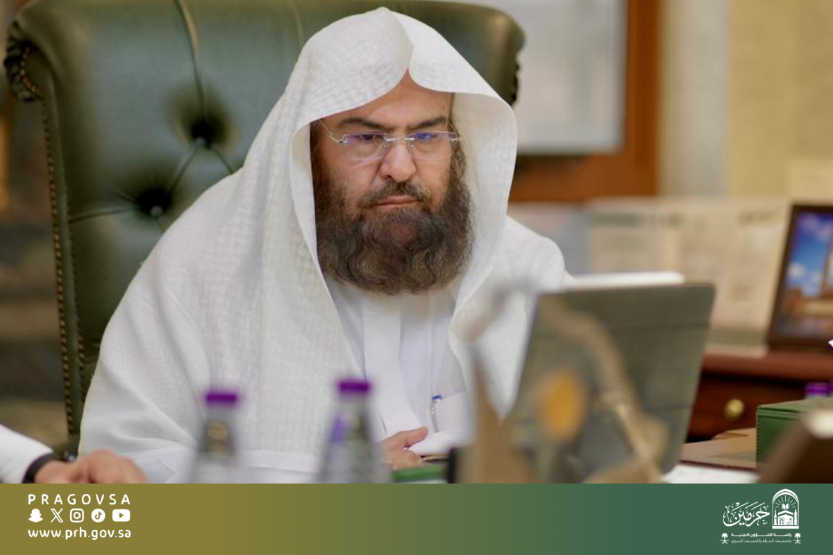 معالي الشيخ الأستاذ الدكتور عبدالرحمن بن عبدالعزيز السديس يدشّن أعمال اللجنة الاستشارية للغات والترجمة